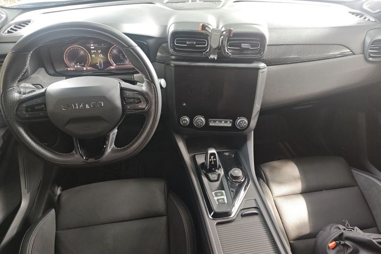 领克03 2022款 2.0TD DCT劲Pro中控内饰12