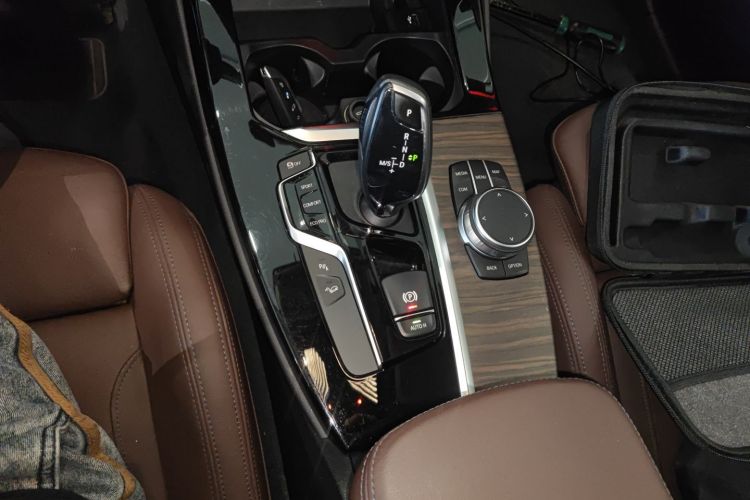 宝马X3 2020款  xDrive28i M运动套装中控内饰18