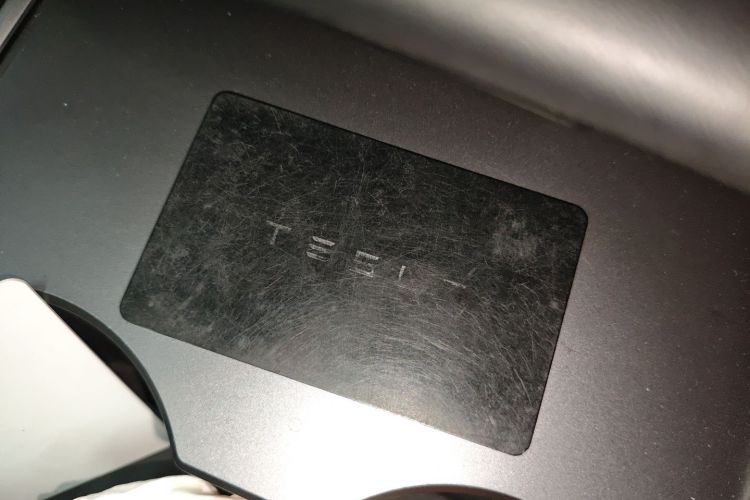 特斯拉 Model Y 2022款 后轮驱动版中控内饰11