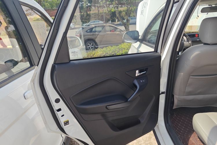 北汽幻速S3 2017款 1.5L 手动豪华型中控内饰49