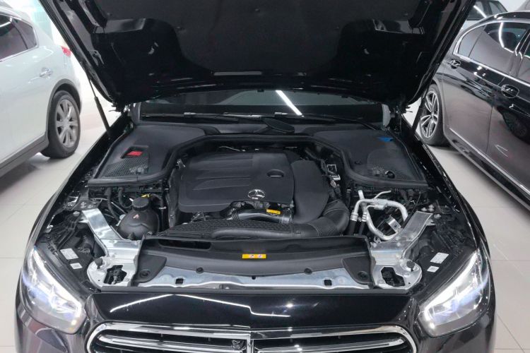 奔驰E级 2023款 改款 E 300 L 时尚型机舱底盘24