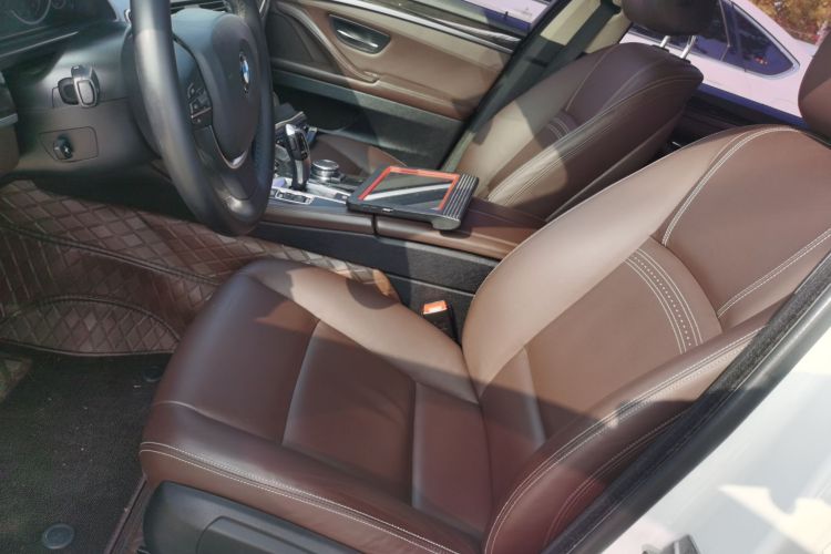 宝马5系 2017款 525Li 豪华设计套装中控内饰19