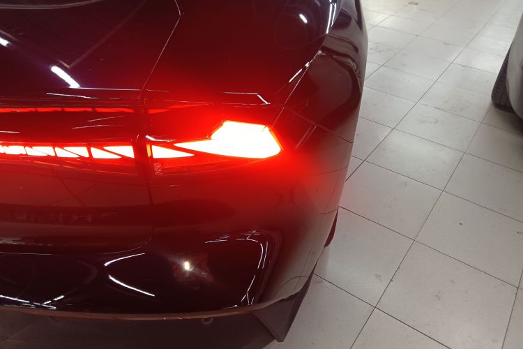 长安UNI-V 2023款 1.5T 尊贵型车身外观6006