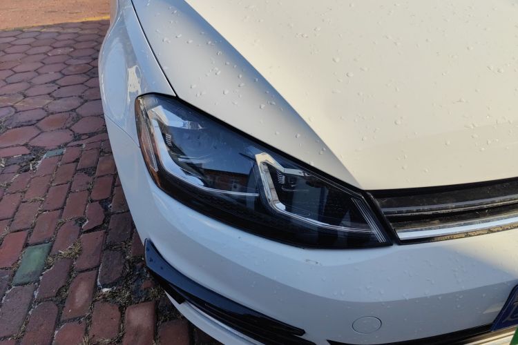 大众 高尔夫 2016款 230TSI 自动舒适型车身外观8