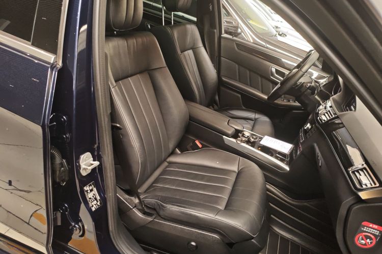 奔驰E级 2015款 E 260 L 运动豪华型局部细节41