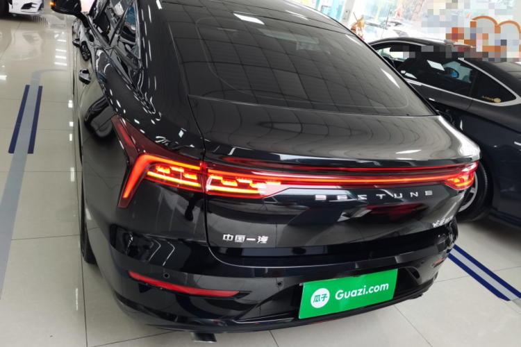 奔腾B70 2025款 龙耀版 1.5T 欢享型车身外观6