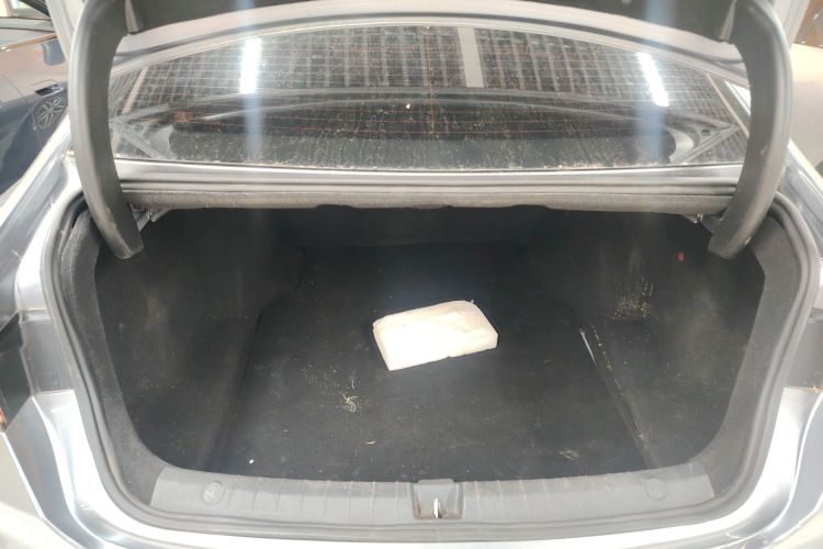 比亚迪 秦PLUS 2021款 EV 500KM 尊贵型机舱底盘23