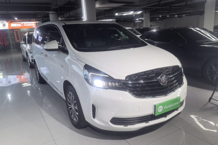 别克GL8 2021款 陆上公务舱 652T 豪华型车身外观3