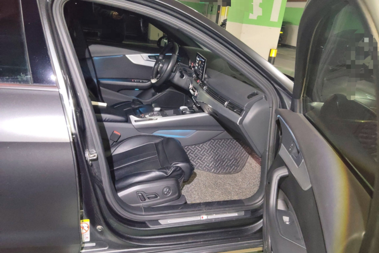 奥迪A4L 2020款 40 TFSI 豪华动感型局部细节9005