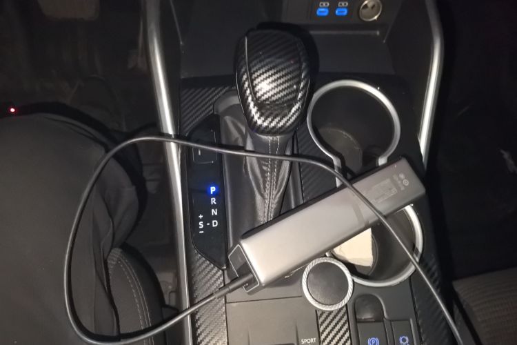 丰田 皇冠陆放 2021款  2.5L HEV两驱进取版中控内饰18