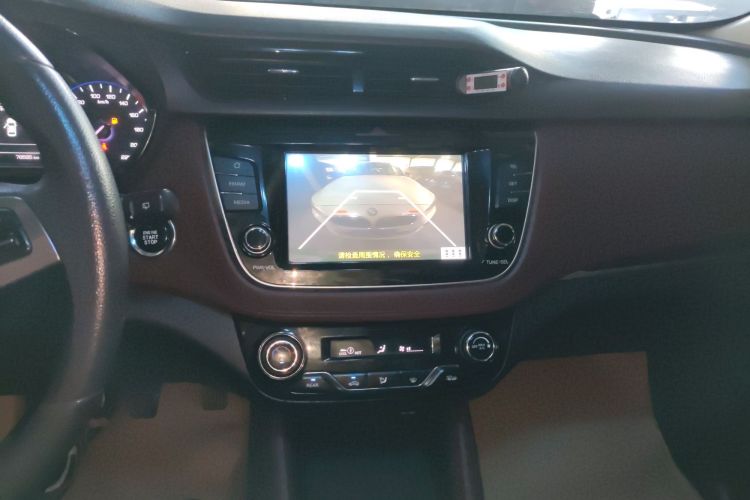 长安 凌轩 2017款 1.6L 手动精英型局部细节16