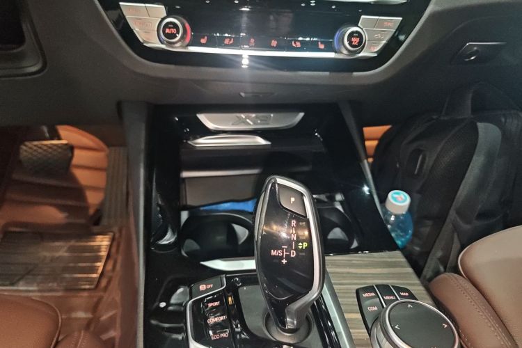 宝马X3 2020款  xDrive28i M运动套装中控内饰18