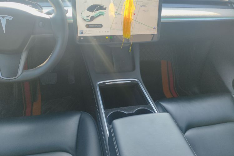 特斯拉 Model Y 2023款 后轮驱动版中控内饰18