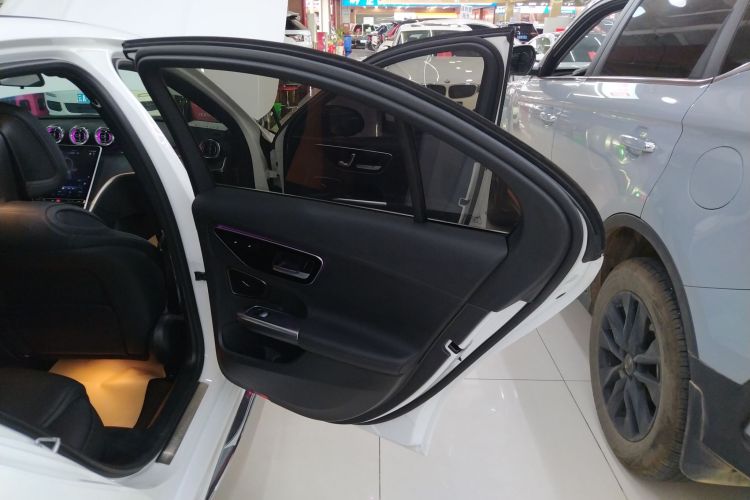 奔驰C级 2023款 C 200 L 运动版中控内饰7006