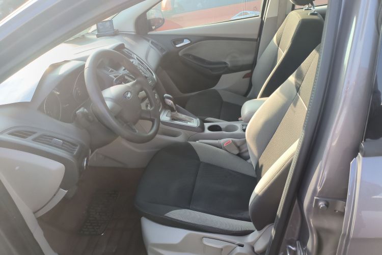 福特 福克斯 2012款 三厢 1.6L 自动舒适型局部细节19