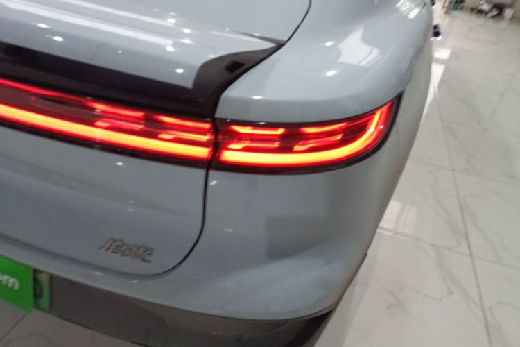 岚图汽车 岚图追光 2023款 四驱长续航版车身外观9