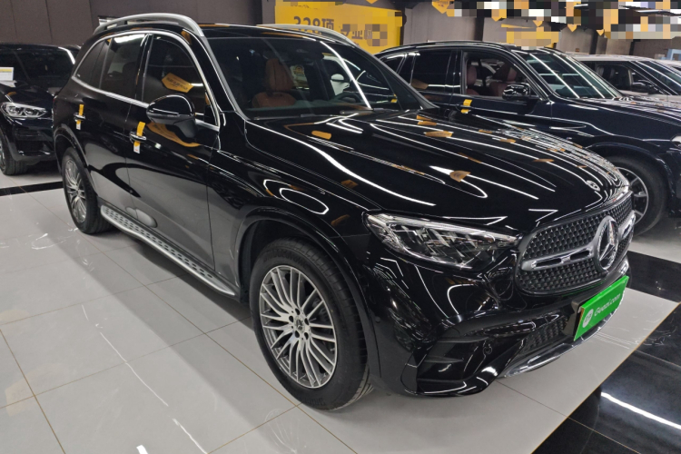 奔驰GLC 2024款 改款 GLC 300 L 4MATIC 动感型 5座车身外观3