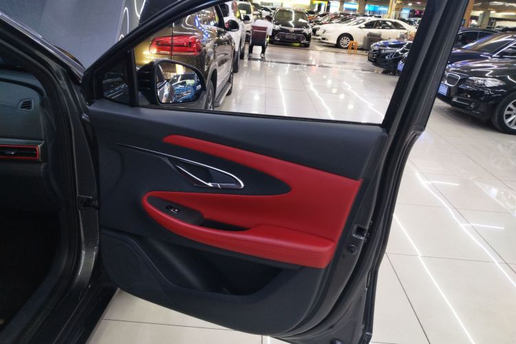 长安UNI-T 2020款 1.5T 旗舰型中控内饰7005