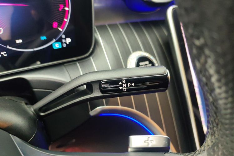 奔驰C级 2023款 改款 C 260 L 运动版中控内饰18