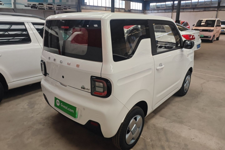 吉利银河 2024款 熊猫mini 200km 耐力熊车身外观7