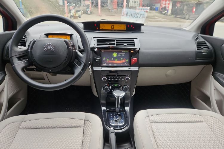 雪铁龙 世嘉 2013款 三厢 1.6L 自动品尚型中控内饰12