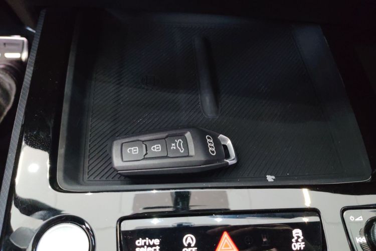 奥迪A5L Sportback 2026款 TFSI 150kW 尊享quattro型中控内饰11