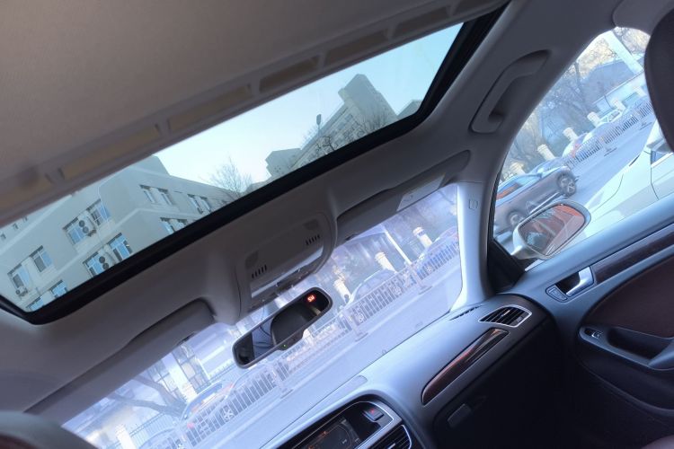 奥迪A4L 2016款 35 TFSI 典藏版 自动标准型中控内饰22