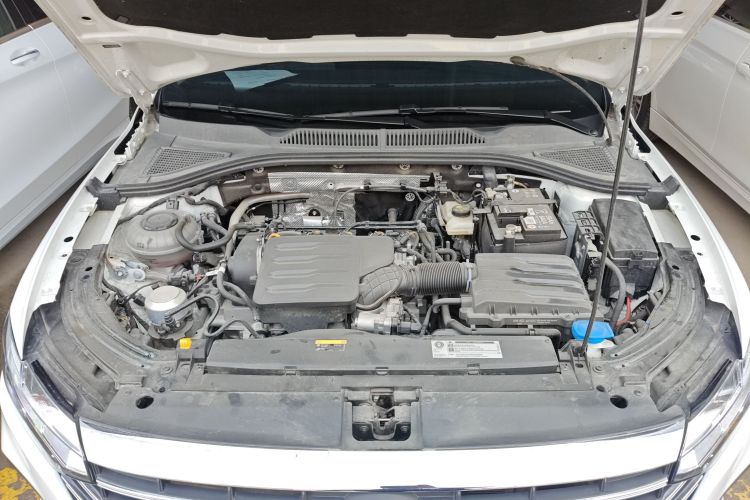 大众 朗逸 2023款 改款 1.5L 自动五百万版机舱底盘24