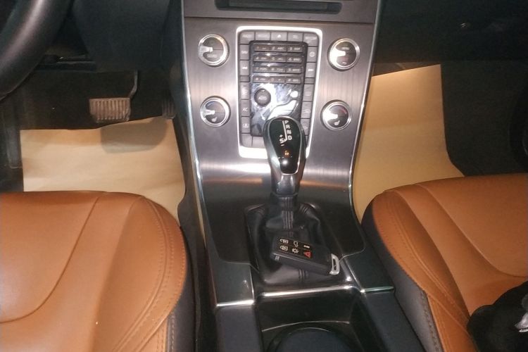 沃尔沃S60 2016款 S60L T5 智驭版局部细节18