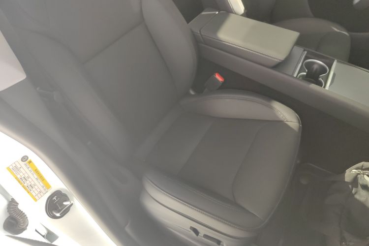 特斯拉 Model Y 2025款 后轮驱动版局部细节41