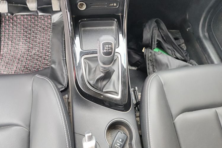 陆风X2 2017款 1.6L 手动锋锐版中控内饰18