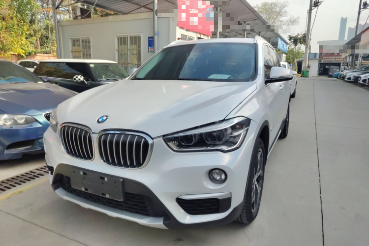 宝马X1 2018款 xDrive20Li 尊享型车身外观1