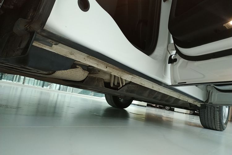 福特 锐界 2018款 EcoBoost 245 两驱豪锐型 7座 国VI机舱底盘29