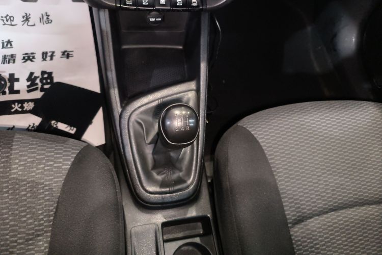 现代 瑞纳 2017款 1.4L 手动焕新版 国V中控内饰18