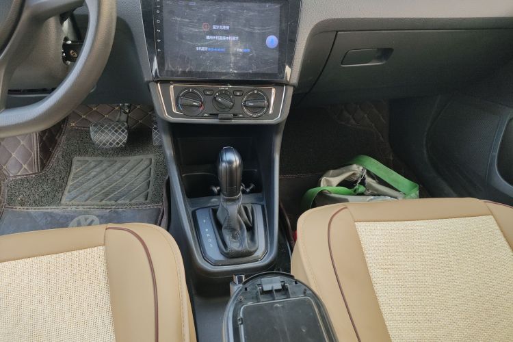 大众 桑塔纳 2017款 浩纳 1.6L 自动风尚版中控内饰18