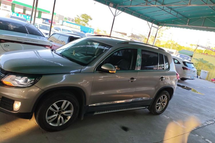 大众 途观 2016款 300TSI 自动两驱风尚版车身外观4