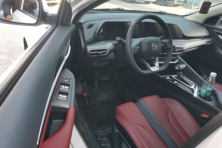 长安 逸动 2021款 PLUS 蓝鲸NE 1.4T GDI DCT尊贵型中控内饰20