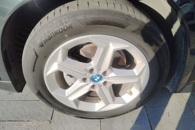 宝马iX1 2023款 eDrive25L X设计套装车身外观6007