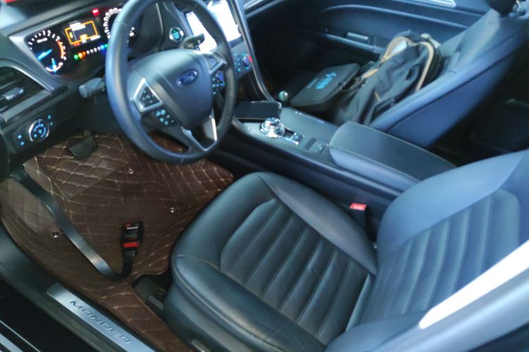 福特 蒙迪欧 2017款 EcoBoost 180 时尚型中控内饰19