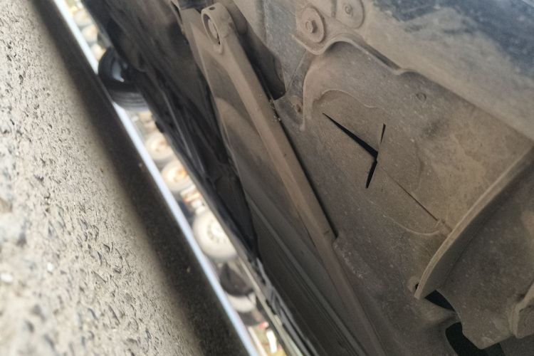 宝马2系(进口) 2021款 225i 四门轿跑车 M运动曜夜套装局部细节9003