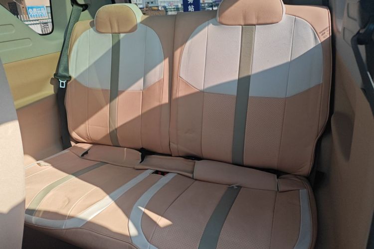 吉利银河 2023款 熊猫mini 200km 灵动熊中控内饰7004