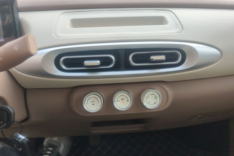 五菱汽车 宏光MINIEV 2025款 四门版 进阶款中控内饰16