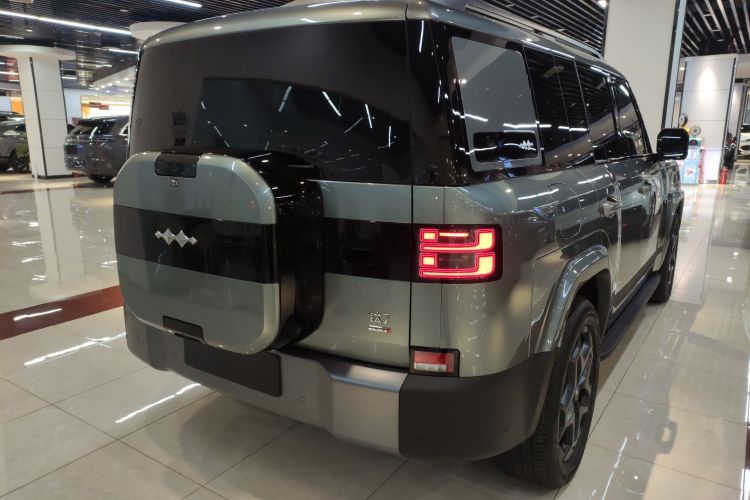 方程豹 钛7 2025款 190KM四驱Ultra版车身外观6005