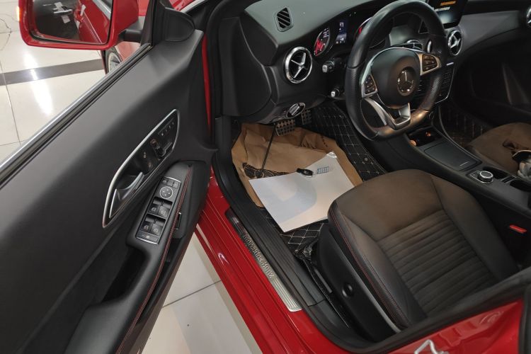 奔驰CLA 2015款 CLA 220 4MATIC中控内饰20