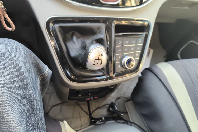 江淮瑞风 瑞风M4 2016款 2.0L 手动豪华智能型中控内饰18