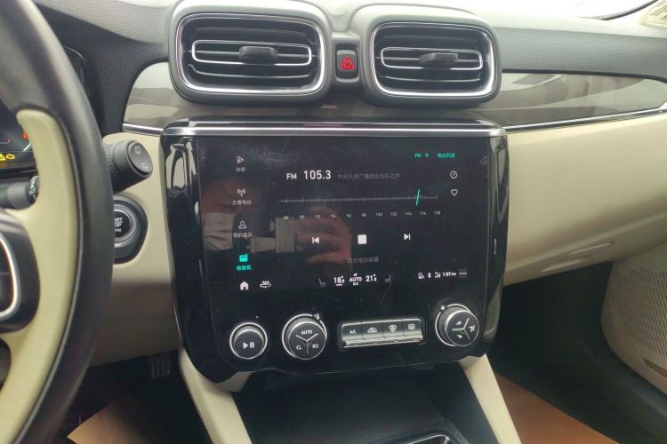 领克02 2020款 1.5T DCT两驱耀Pro版中控内饰16