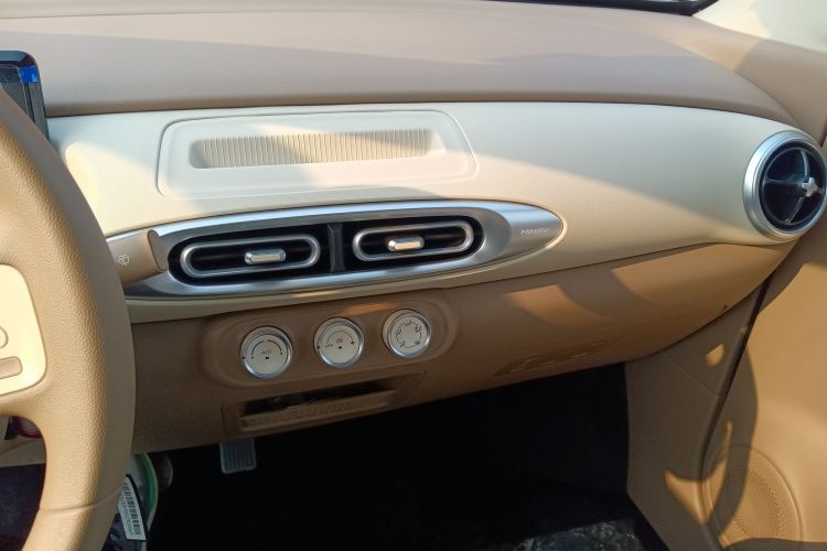 五菱汽车 宏光MINIEV 2025款 四门版 进阶款中控内饰16