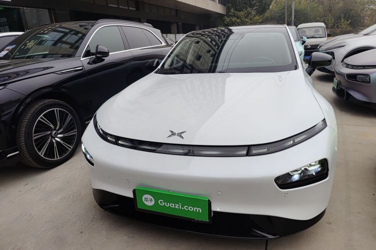 小鹏P7 2020款 670E车身外观2