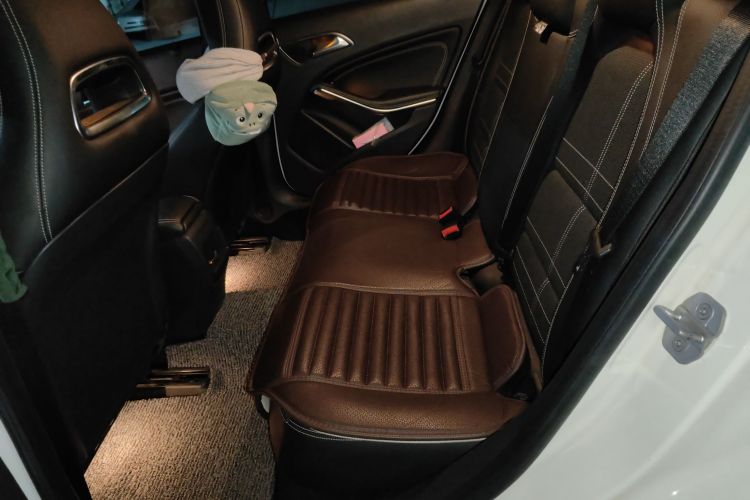 奔驰A级(进口) 2015款 A 200 时尚型中控内饰21