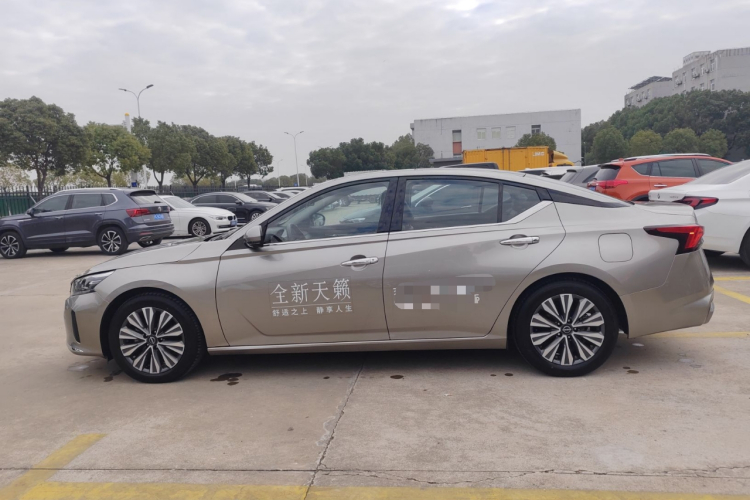 日产 天籁 2022款 2.0L XL-Upr 优享版车身外观6003